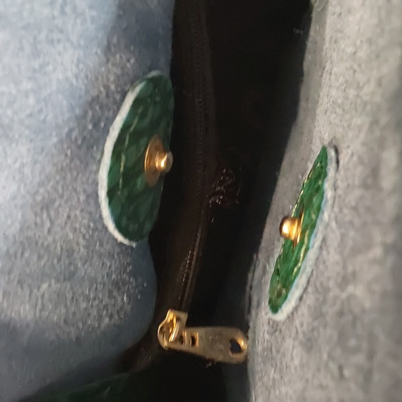 Green Textured Leather With Gold Hardware Crossbody, Sholder Hand Bag Tote - Picture 9 of 13